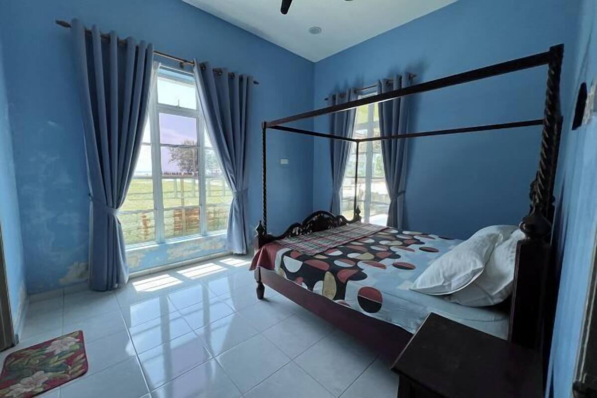Desk, blackout curtains, iron/ironing board, bed sheets