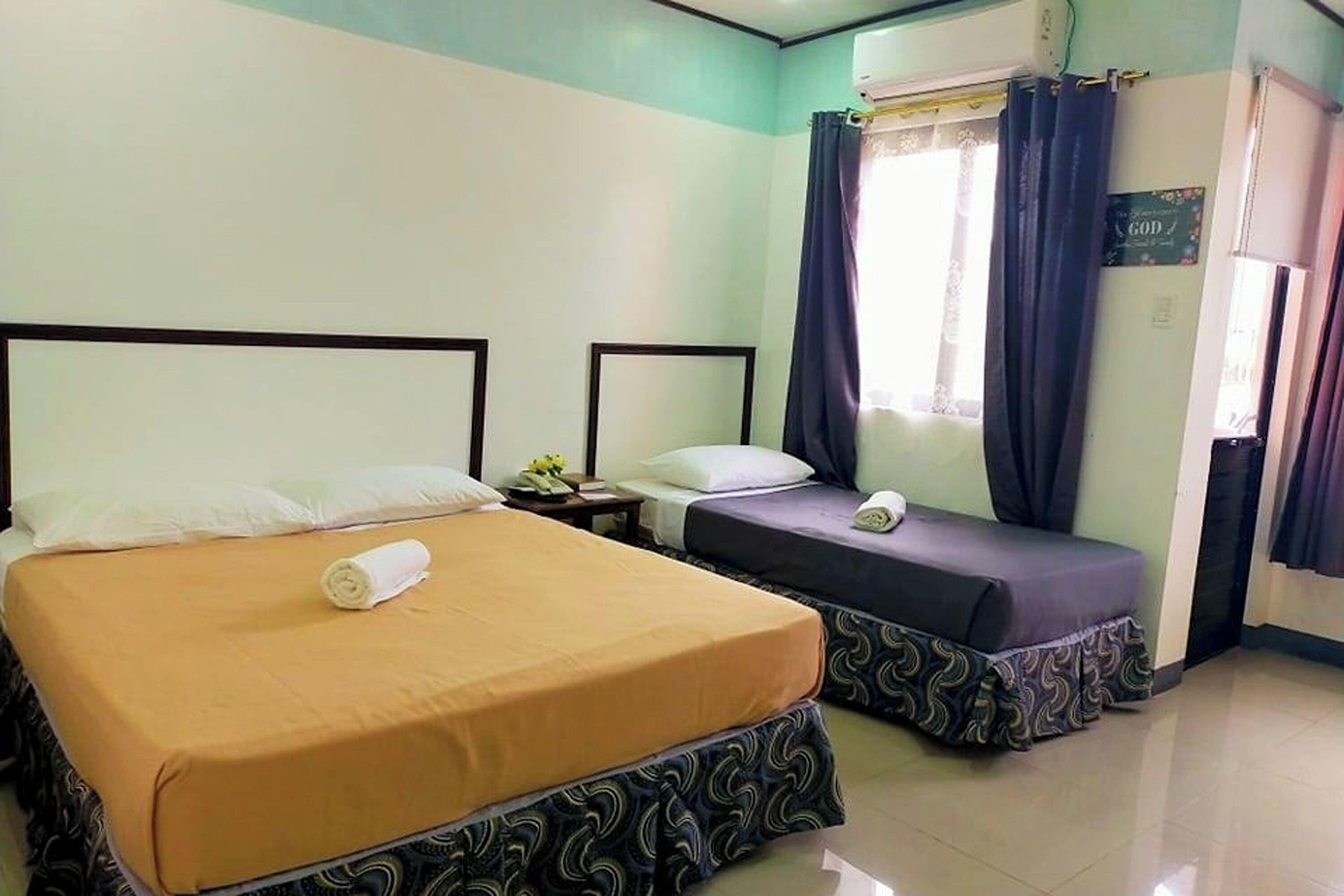 標準三人房 | 書桌、免費無線上網、床單