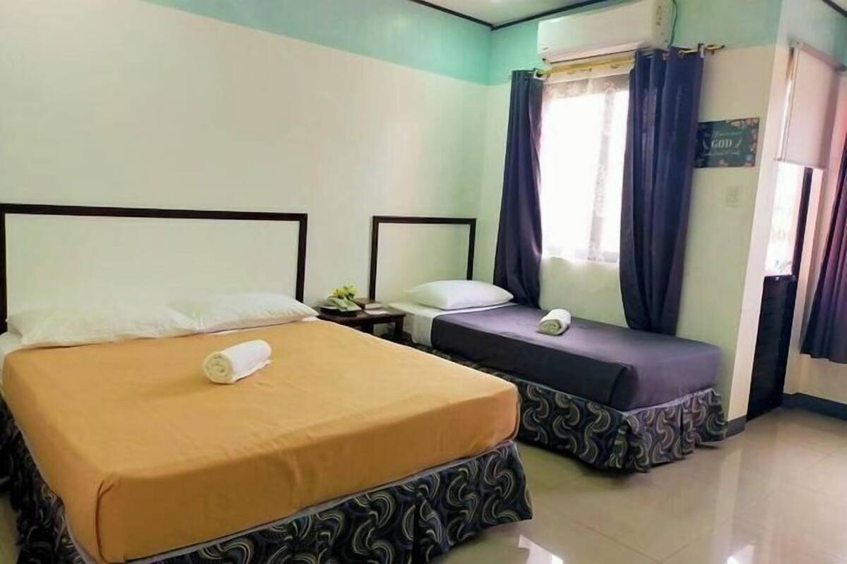 1 bedroom, desk, free WiFi, bed sheets