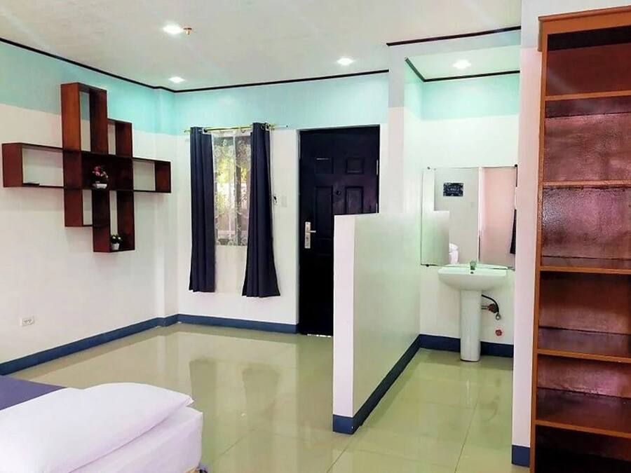 Familierom | Skrivebord, wi-fi (inkludert) og sengetøy