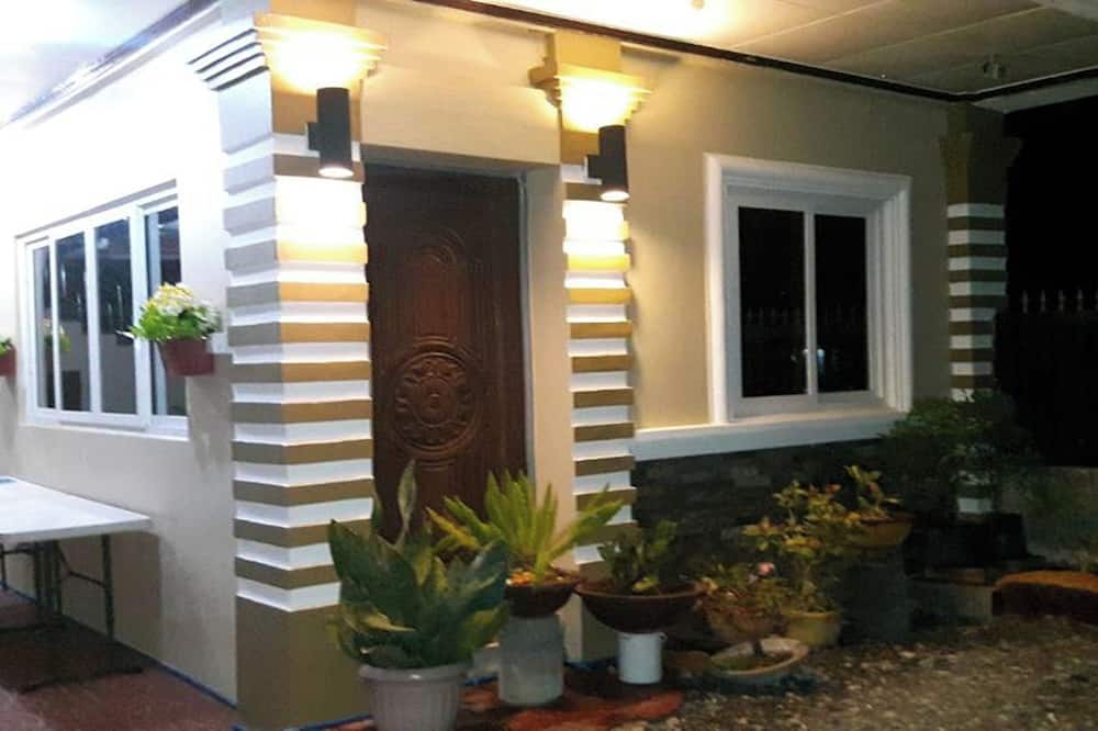 FNT Transient House near Hundred Islands