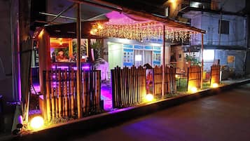 Bar (en el alojamiento)