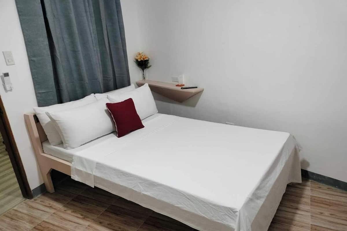 Quarto casal standard | Frigobar, escrivaninha, Wi-Fi de cortesia, roupa de cama