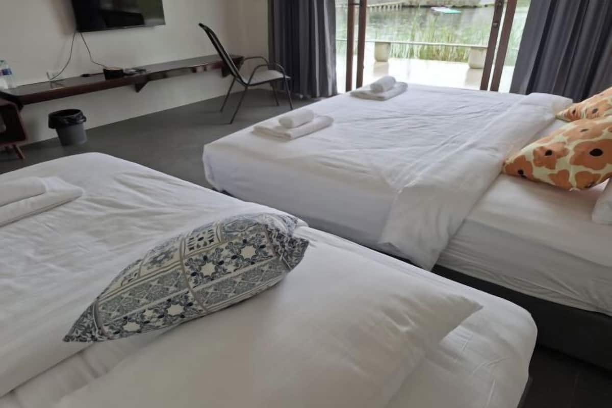 1 bedroom, desk, free WiFi, bed sheets