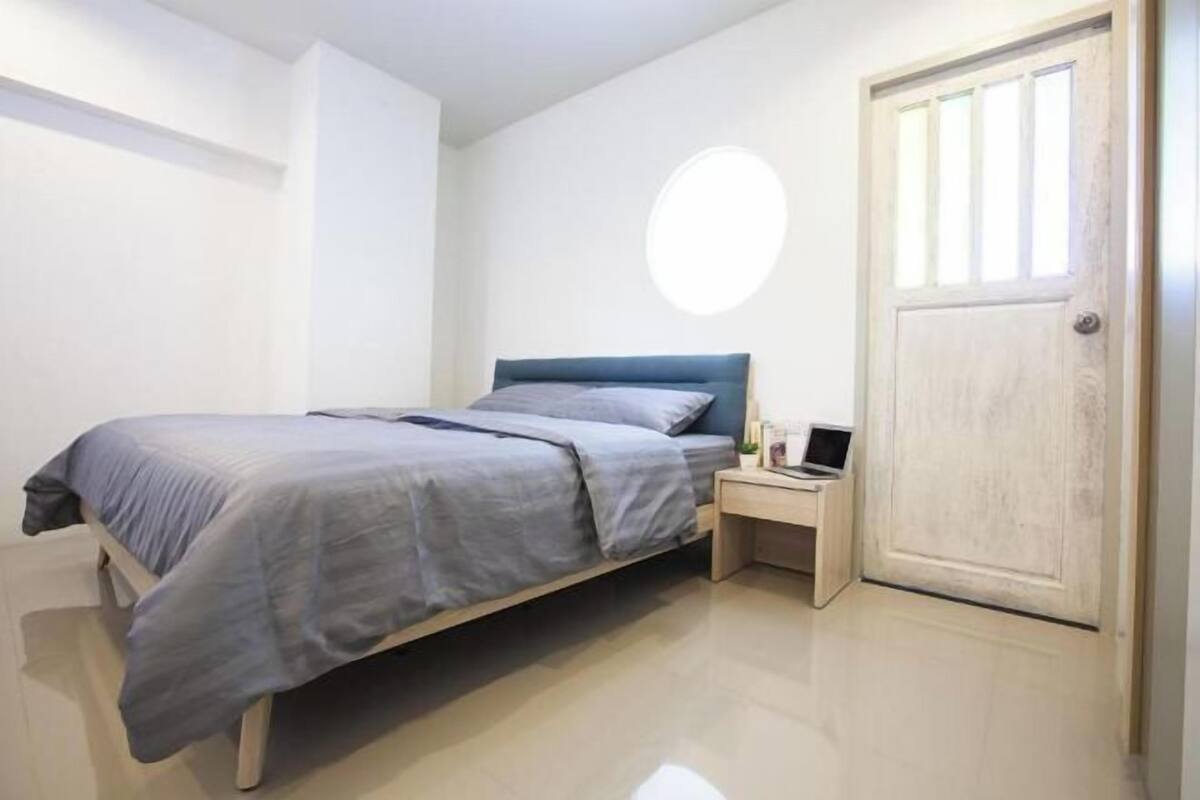 1 slaapkamer, een bureau, gratis wifi, beddengoed