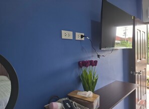 Desk, free WiFi, bed sheets