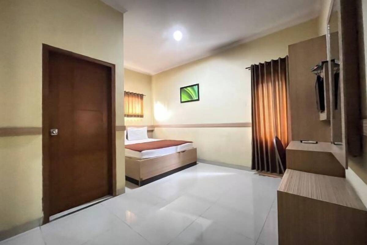 1 bedroom, desk, free WiFi, bed sheets