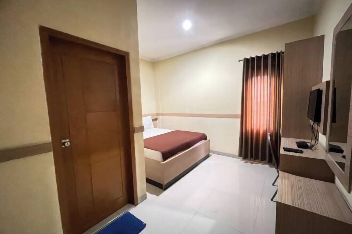 1 bedroom, desk, free WiFi, bed sheets