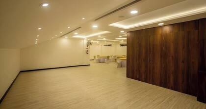 Hotel Royal Garuda Palace