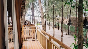 Standard Quadruple Room | Terrace/patio