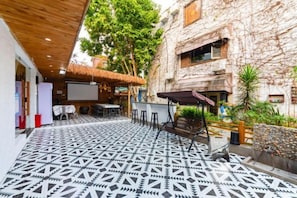 Outdoor dining - Shenzhen Shanhai Homestay (Jiaochangwei Dapeng Ancient City Branch) (Shenzhen)