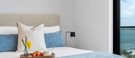 2 habitaciones, tabla de planchar con plancha, wifi y ropa de cama