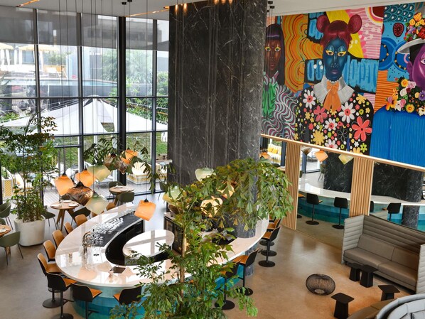 4 bars/lounges, swim-up bar - Novotel Abidjan Marcory (Abidjan)