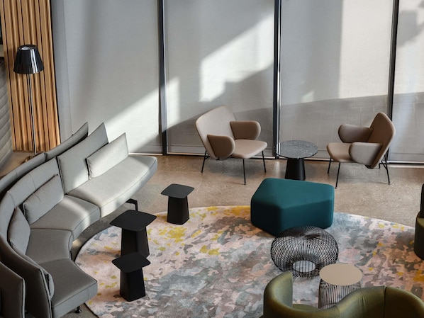 4 bars, bar en milieu de piscine