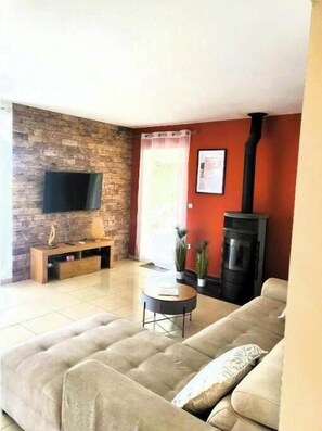 TV connectée, cheminée