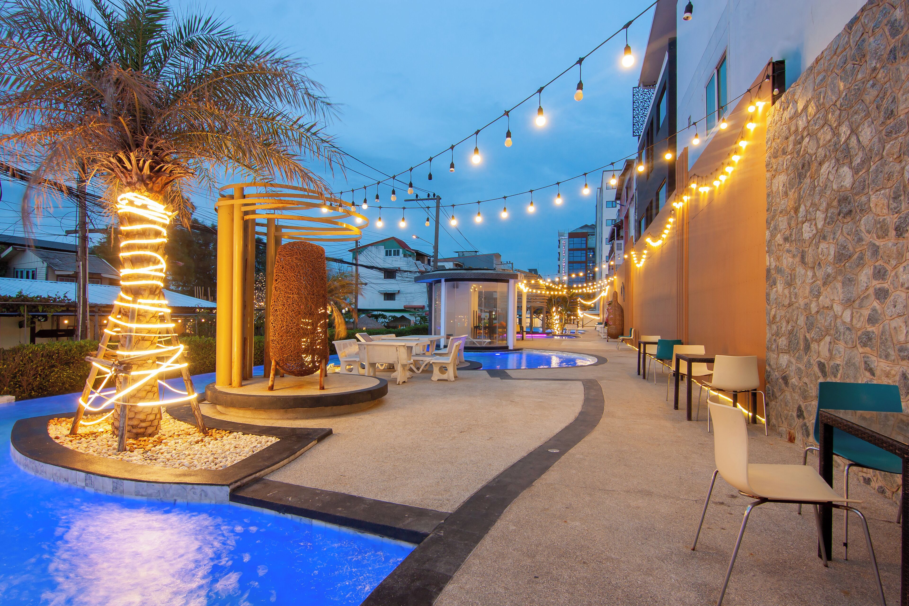 Kolam renang outdoor