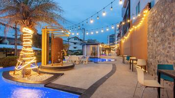 Kolam renang outdoor