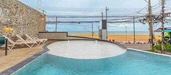 Golden Jomtien Beach Hotel