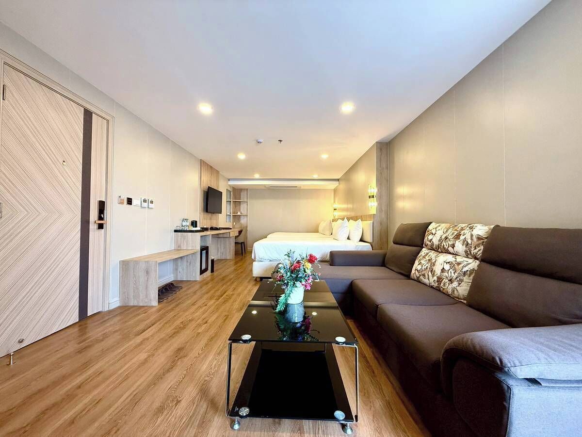 Soundproofing, free WiFi