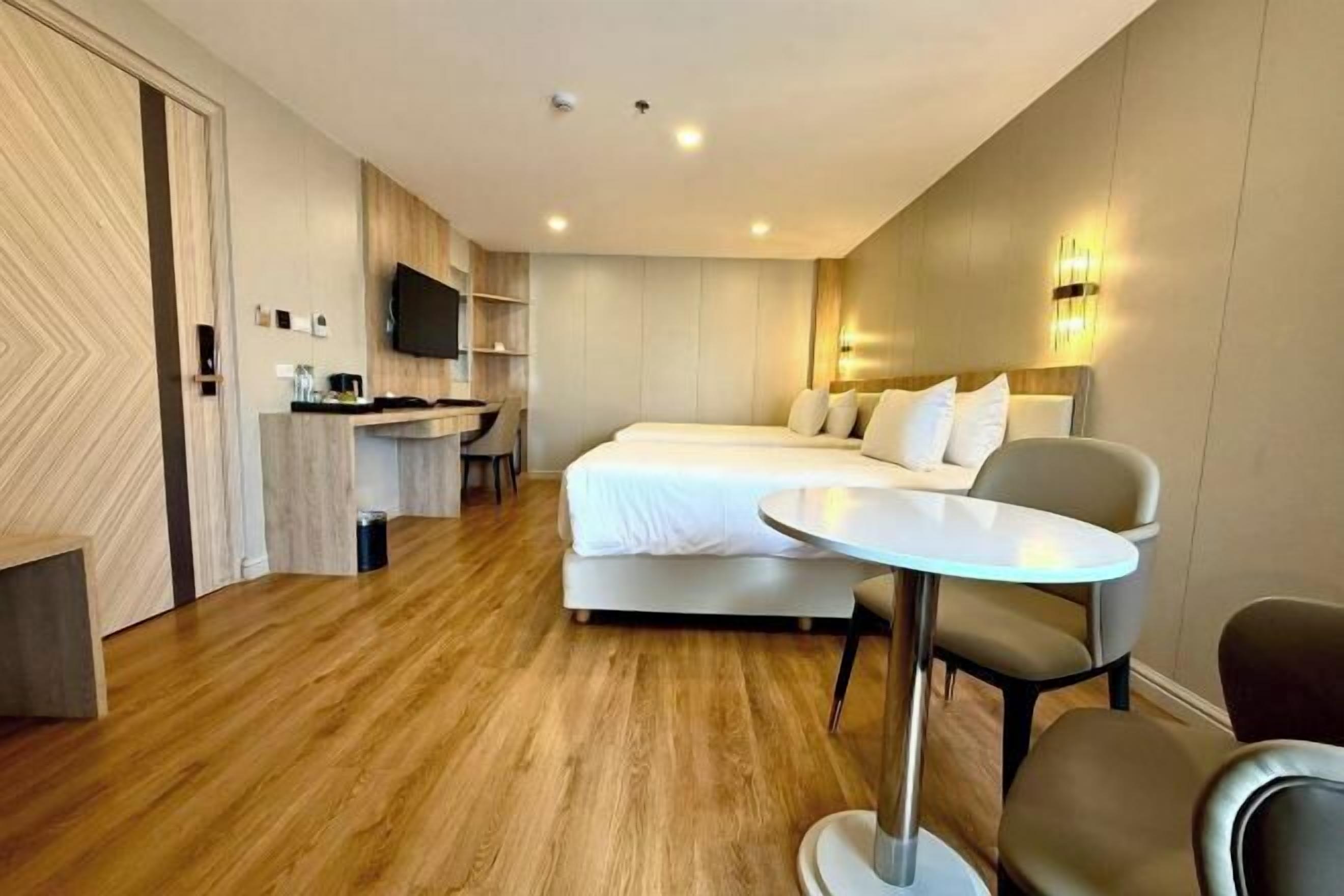 Soundproofing, free WiFi