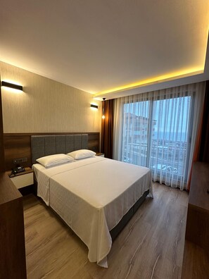 Quarto superior, vista para o mar | Cortinas blackout, quartos à prova de som, Wi-Fi de cortesia