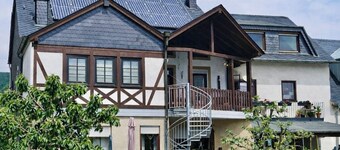 Family-friendly "Weingarten" vacation apartment with large terrace on the Moselle