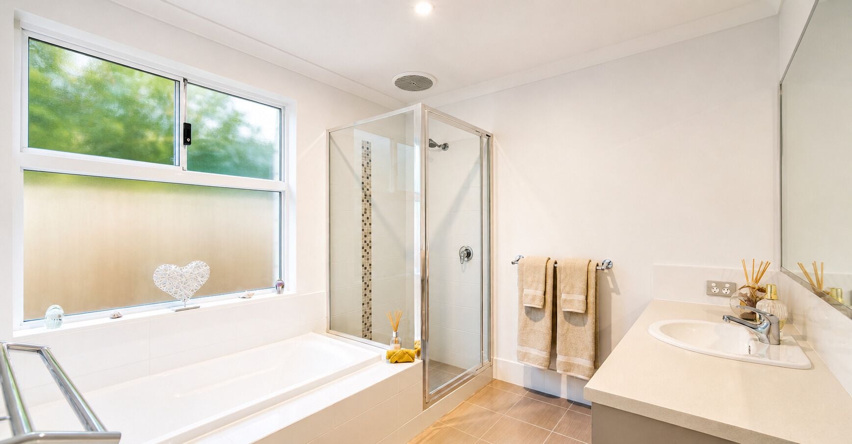 Maison, Plusieurs lits, non-fumeur, vue partielle sur l'océan | Salle de bain | Séchoir à cheveux, serviettes fournies, savon, shampooing