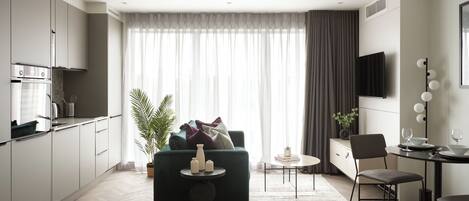 Estúdio | Opções para refeição no quarto