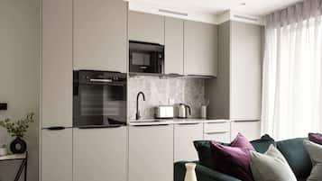 Studio | Private kitchen | Full-size fridge, microwave, oven, stovetop