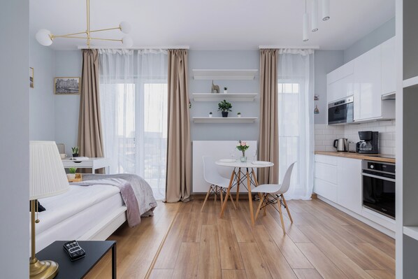 Living area - Steam Park Studio Cracow by Renters (Kraków)