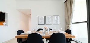 Appartement Deluxe | Repas dans la chambre