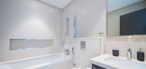 Bathroom - Superior 3BR plus Maid with Burj Khalifa View (Dubai)