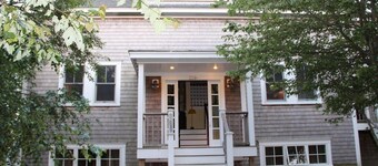Secluded Hilltop Luxury Home. Water views.  Steps away from the beach and town. Restaurants and gallery district nearby.
