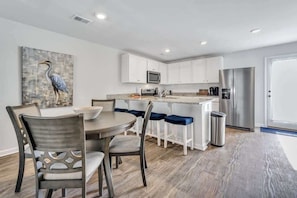 Fridge, microwave, oven, stovetop - The Emerald & Sapphire Townhomes (Port Wentworth)