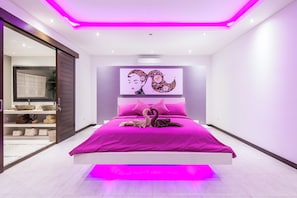 7 bedrooms, in-room safe, iron/ironing board, WiFi