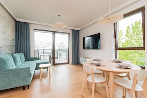 Apartamento luxo | 2 quartos, ferros/tábuas de passar roupa, Wi-Fi de cortesia