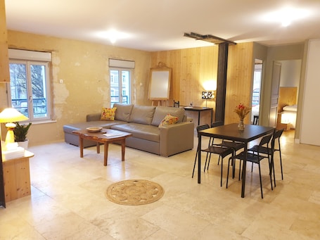 Coin séjour. Un appart dans le Perche, votre pied à terre !