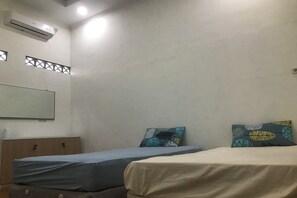 Free WiFi, bed sheets - Hotel O Bantul Syariah Homestay (Bantul)