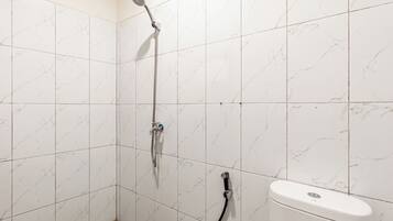 Deluxe Double Room | Bathroom