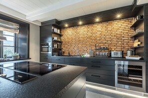 Kühlschrank, Herdplatte, Geschirrspüler