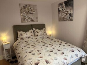 3 quartos, ferros/tábuas de passar roupa, Wi-Fi, roupa de cama