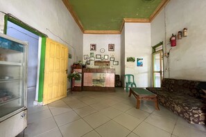 Reception - Hotel O Kost Btnompo Near SDI Bontosallang (Bontonompo)