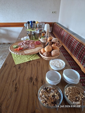 Free daily buffet breakfast