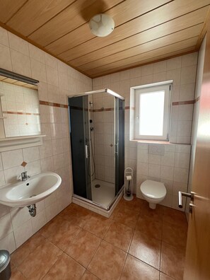Double Room | Bathroom