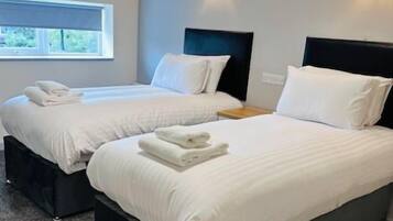 Eenvoudige Twin kamer | 1 slaapkamer, een bureau, gratis wifi