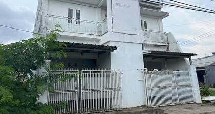 Hotel O Kost Aisyah Near Citra Grand Galesong City(Pattalassang)