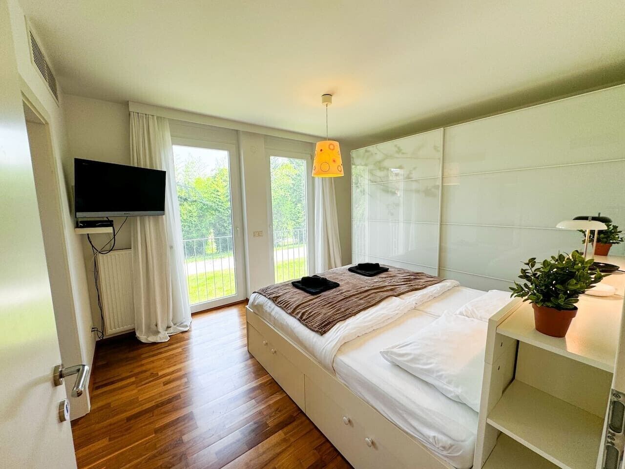 2 bedrooms, WiFi, bed sheets