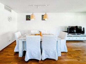 Dining - 2-Bedroom Apartment, Terrace, Private Lake Access (Velden am Wörthersee)