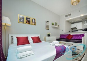 Basic Studio, 1 Queen Bed with Sofa bed | Soundproofing, iron/ironing board, free WiFi - 360 Vacation - Beach Side Classic Studio (Dubai)