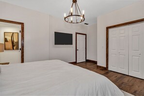 3 chambres, fer et planche à repasser, Wi-Fi gratuit, draps fournis